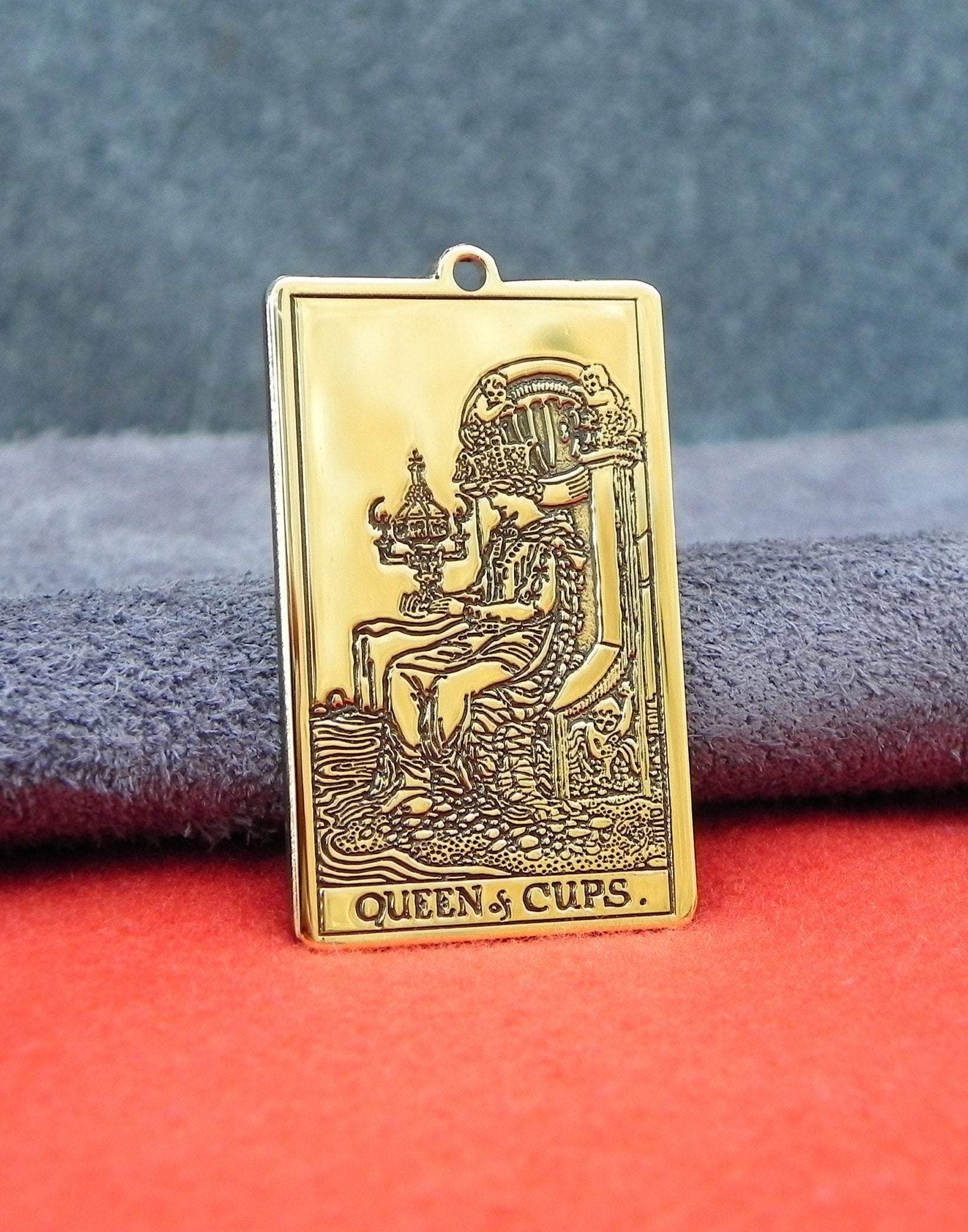 Wiccan Tarot Card Queen of Cups Amulet Pendant Ancient Treasures Ancientreasures Viking Odin Thor Mjolnir Celtic Ancient Egypt Norse Norse Mythology