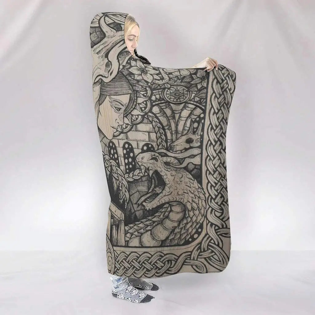 Traditional Viking Two Worlds Hooded Blanket – Norse Fantasy Animal Print Plush Sherpa Cape