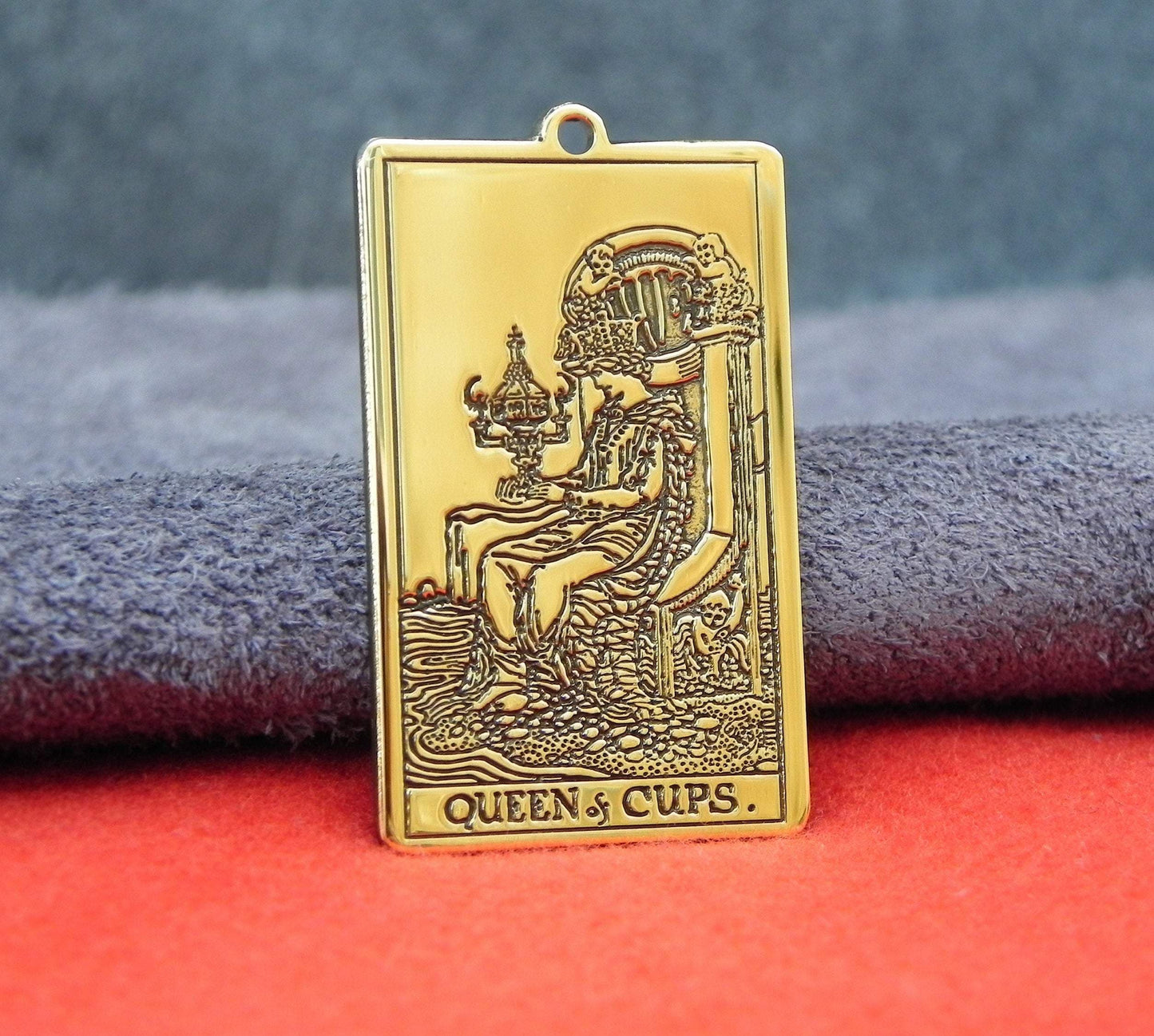 Wiccan Tarot Card Queen of Cups Amulet Pendant Ancient Treasures Ancientreasures Viking Odin Thor Mjolnir Celtic Ancient Egypt Norse Norse Mythology